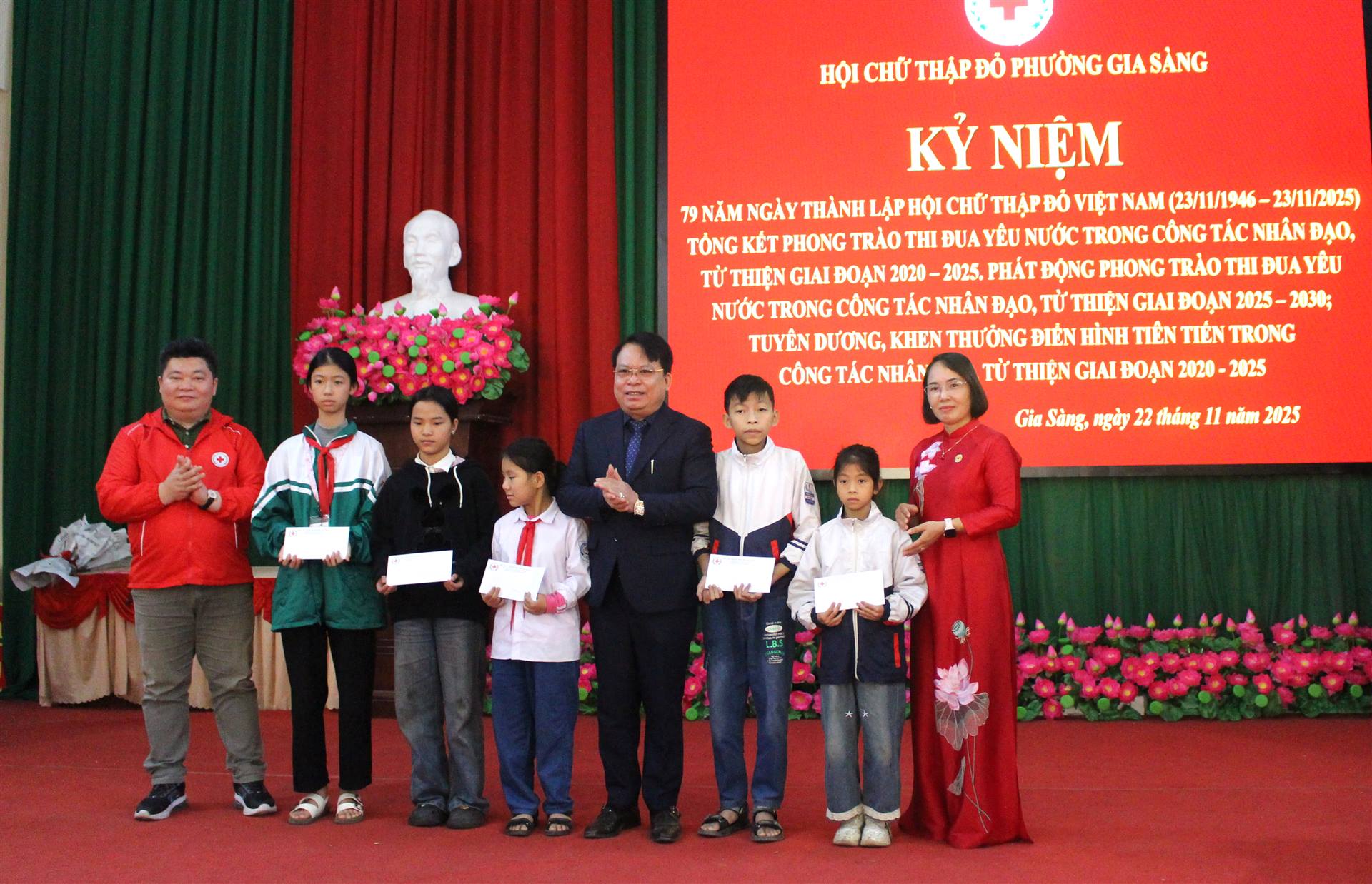 Hội Chữ thập đỏ phường Gia Sàng:  Kỉ niệm 79 năm ngày thành lập Hội Chữ thập đỏ Việt Nam và tổng kết phong trào thi đua nhân đạo